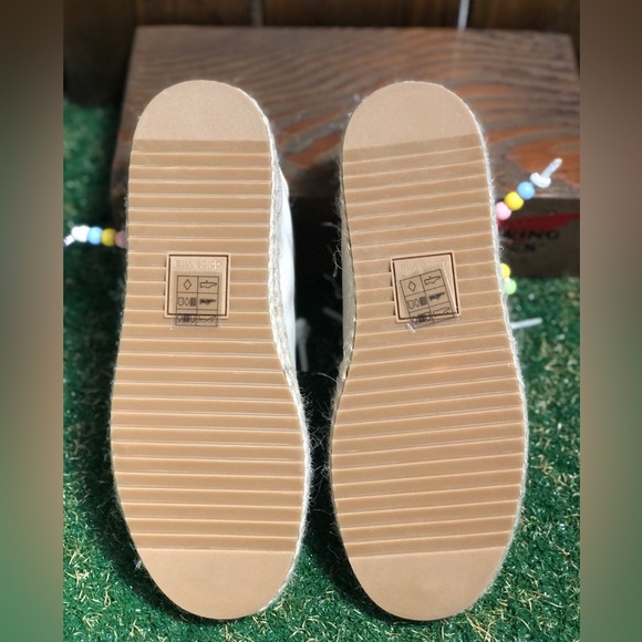 DOLCE VITA X TREVOR PROJECT Zoe Pride Ivory Beaded Raffia Leather Sneakers - Picture 12 of 13